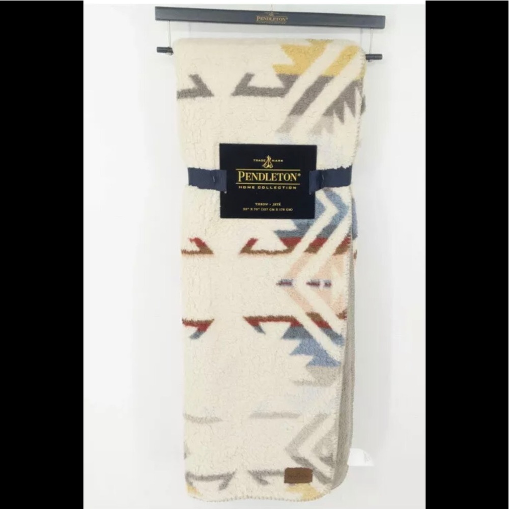 Pendleton Aztec Sherpa Throw Blanket Reversible